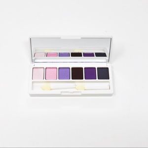 Limited edition all about shadow palette Clinique